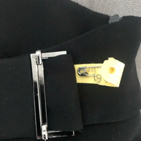 CACHE HOST PICK black pants. Unique sexy slit on one front leg and one back leg. - Picture 7 of 16